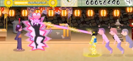 눈빛을 발사해서 남성을 유혹하고 있다