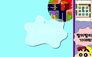 불끄러가자 짱구교실 게임에서 화면 상단 원형 조명에 소방차와 건물로 이루어진 길 찾기 장면이 비치고 오른쪽에는 미로 지도가 작게 표시되며 짱구의 말풍선이 가장자리에 보인다.