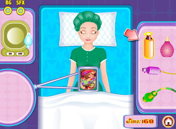 복부 투명 창을 통해 내부 장기가 보이는 화면과 양옆에 의료 도구 패널 배치